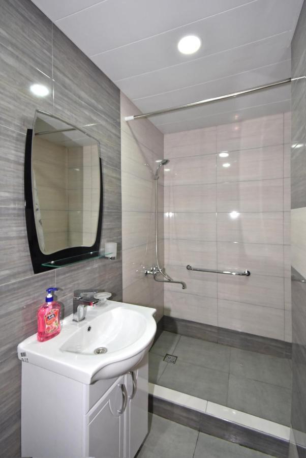 Apartment Near Sasundci Davit Metro Station Erévan Extérieur photo