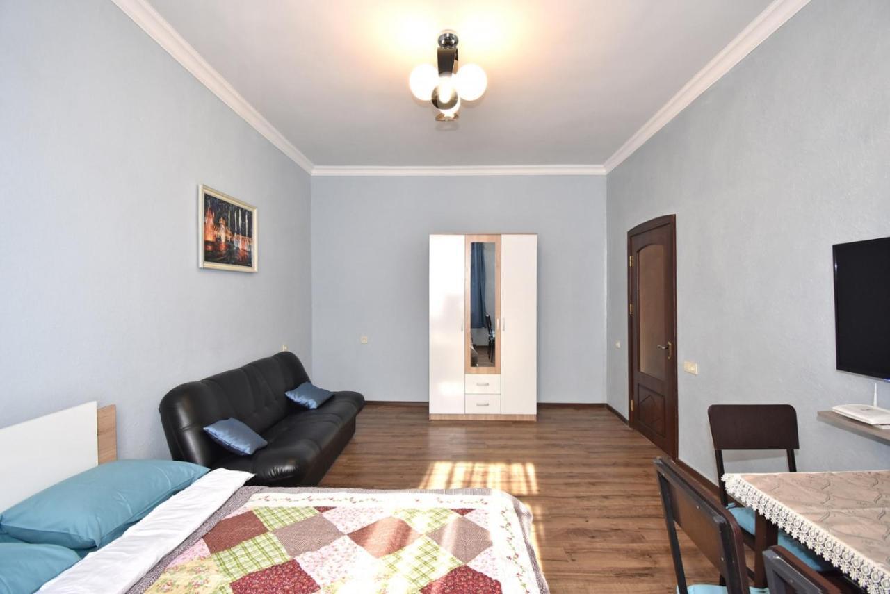 Apartment Near Sasundci Davit Metro Station Erévan Extérieur photo